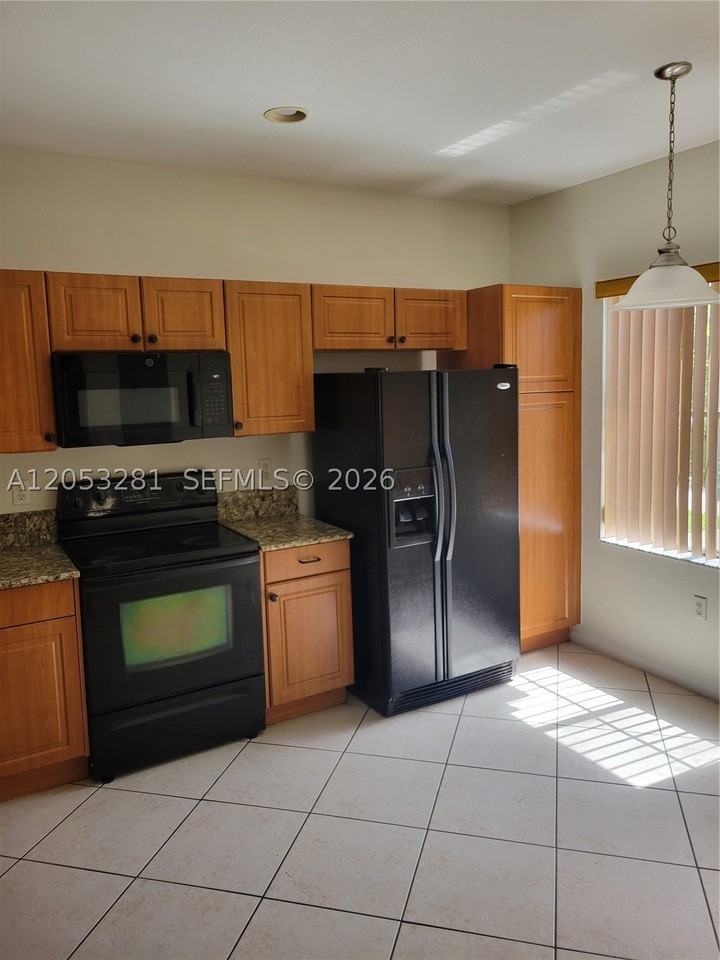 2578 Sw 82nd Ave #101 - Photo 2 of 17