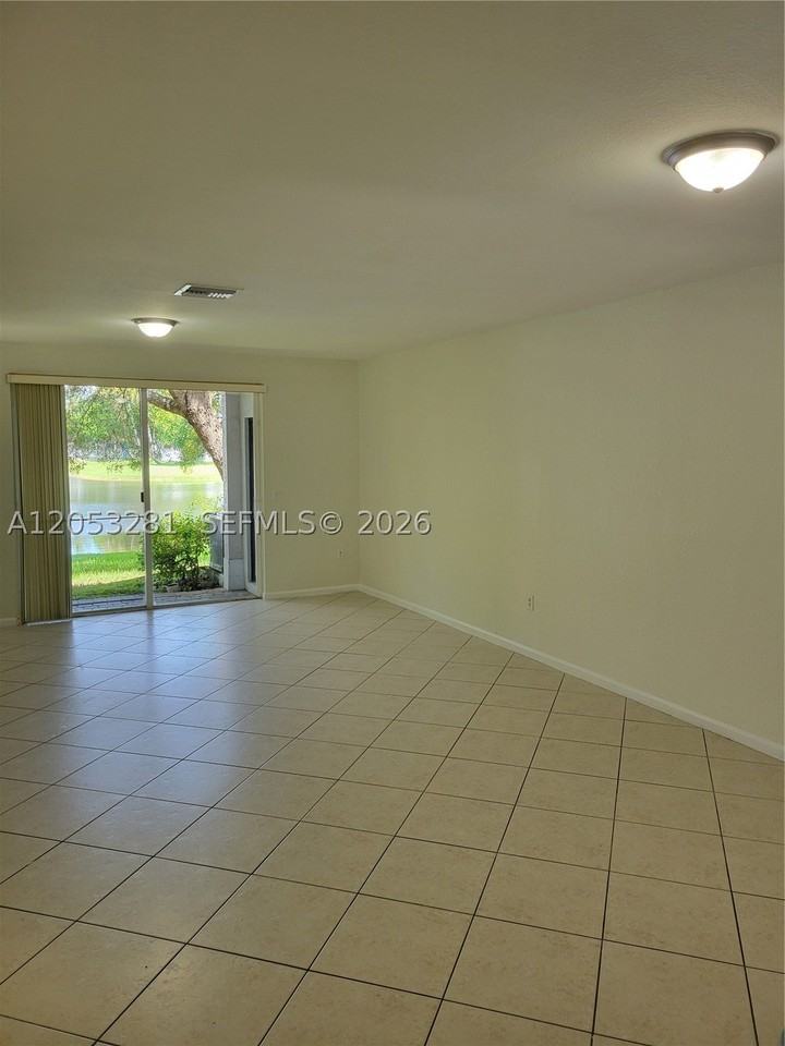 2578 Sw 82nd Ave #101 - Photo 5 of 17