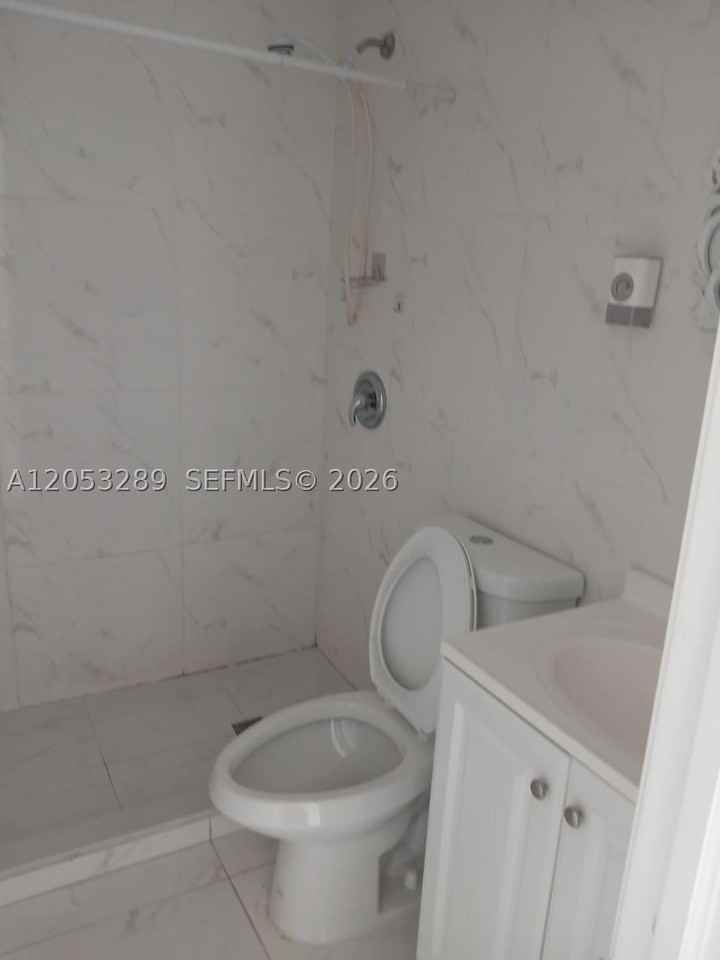 2311 Ne 135th Ter - Photo 3 of 3