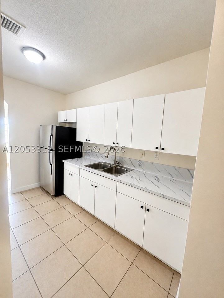 26524 Sw 138th Ave #26524 - Photo 3 of 19