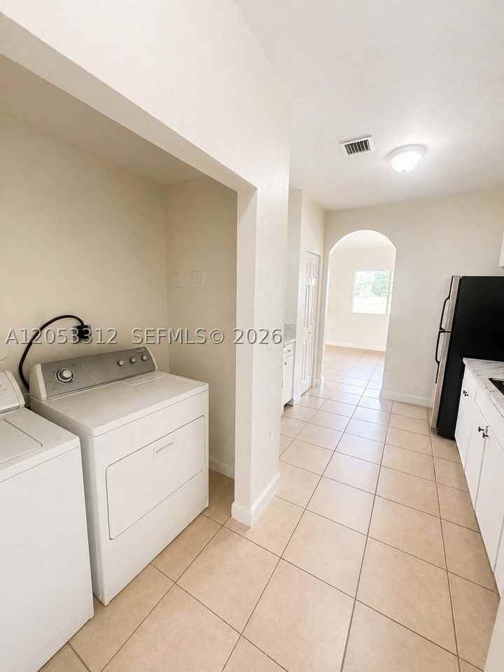 26524 Sw 138th Ave #26524 - Photo 7 of 19