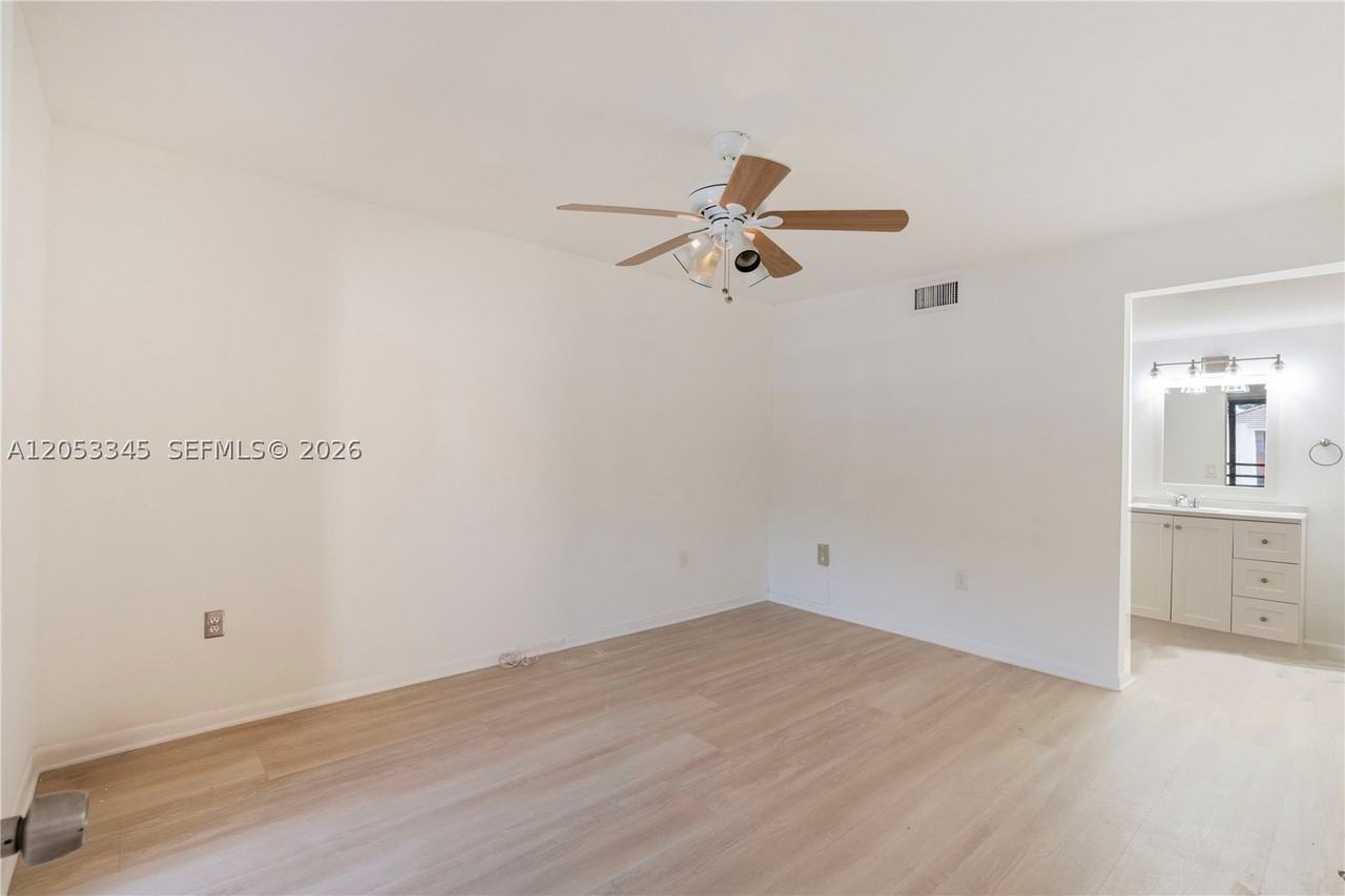 20260 Ne 3rd Ct #2 - Photo 5 of 16
