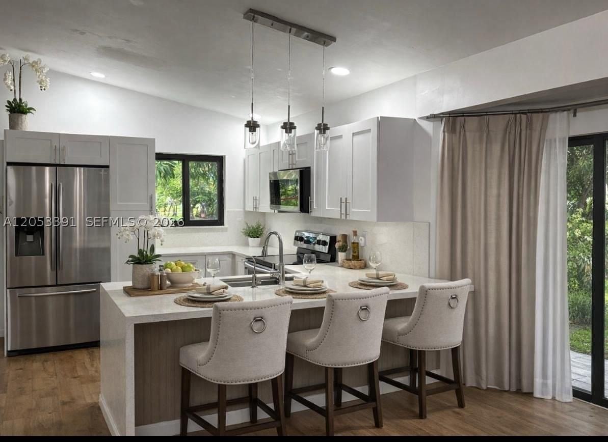 9821 W Elm Ln #9821 - Photo 4 of 19