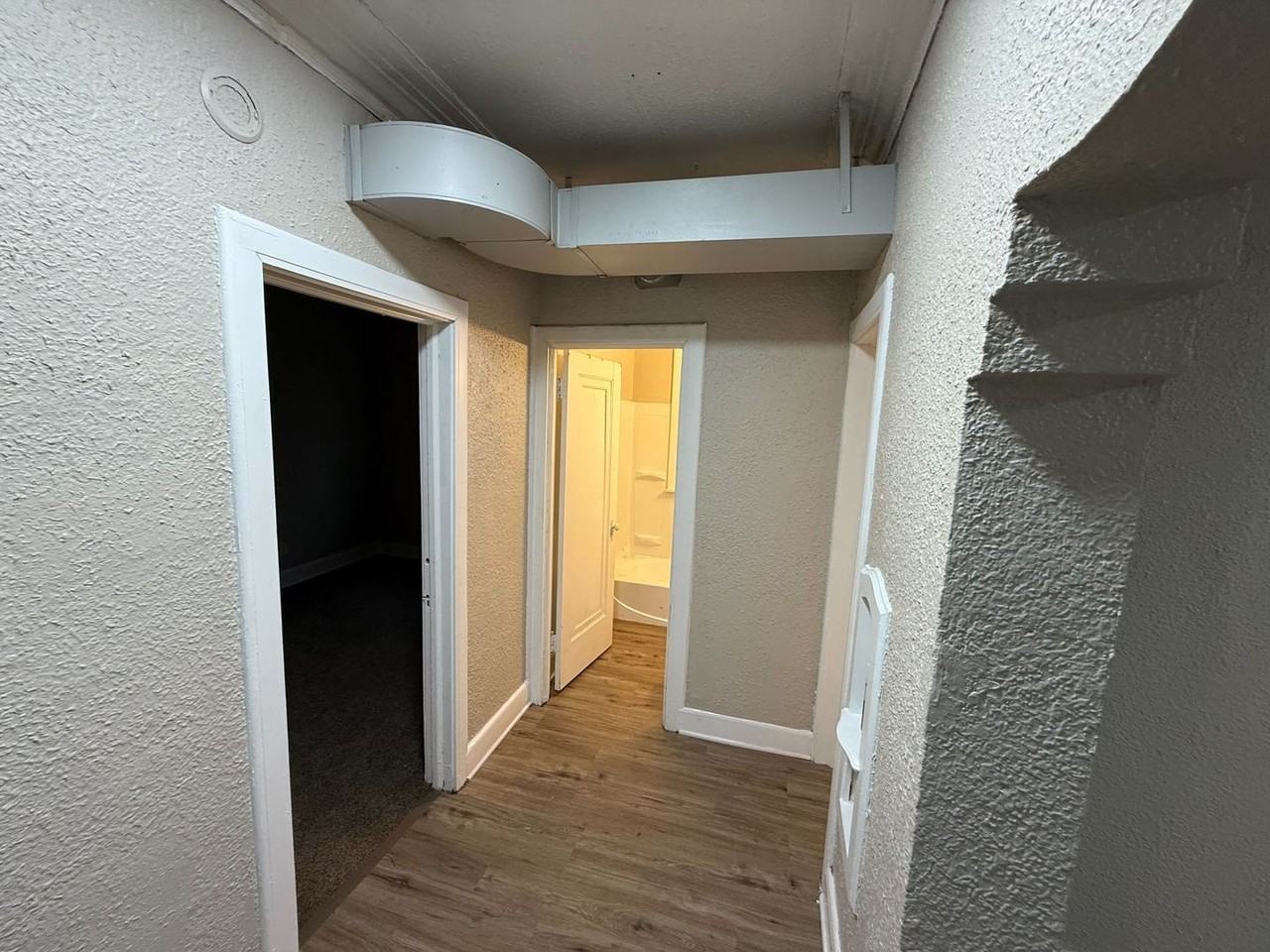 Teutonia Apartments - Photo 4 of 11