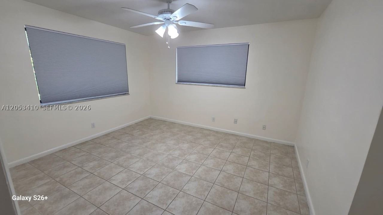 400 Holloway Dr #400 - Photo 3 of 11
