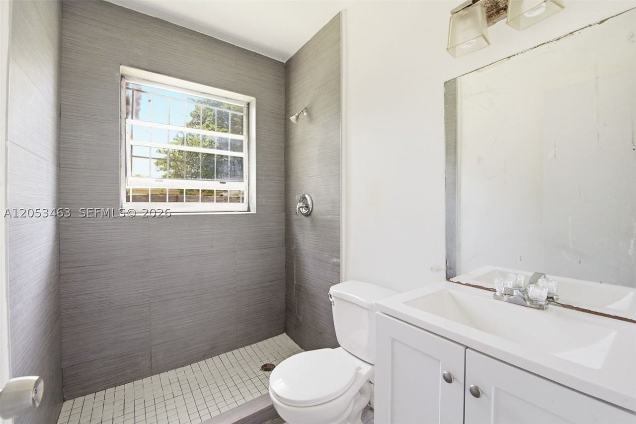 7410 Nw Miami Pl #7414 - Photo 6 of 11