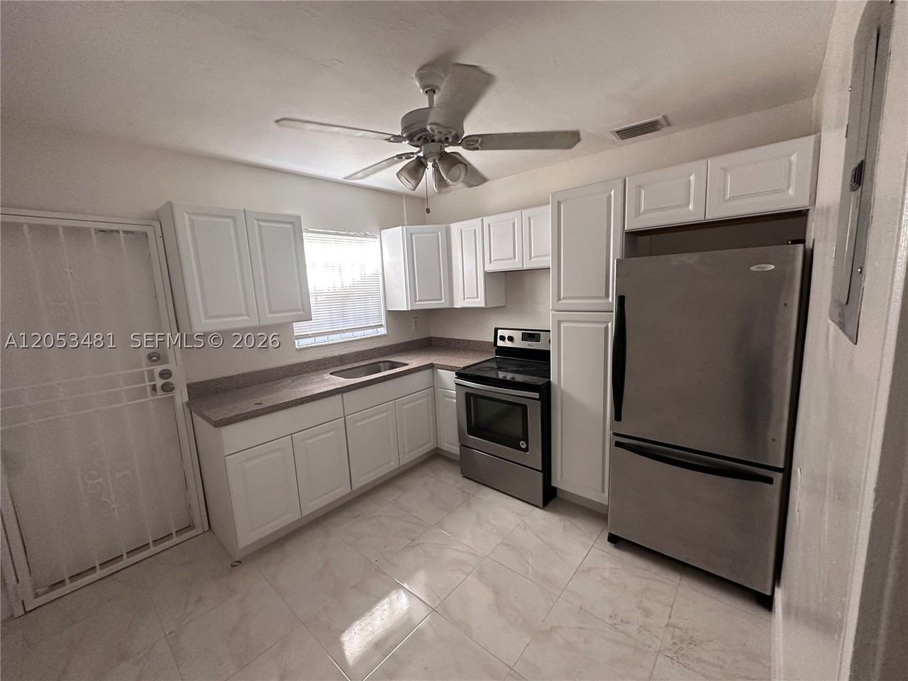 1220 Nw 53rd St #1222 - Photo 3 of 7