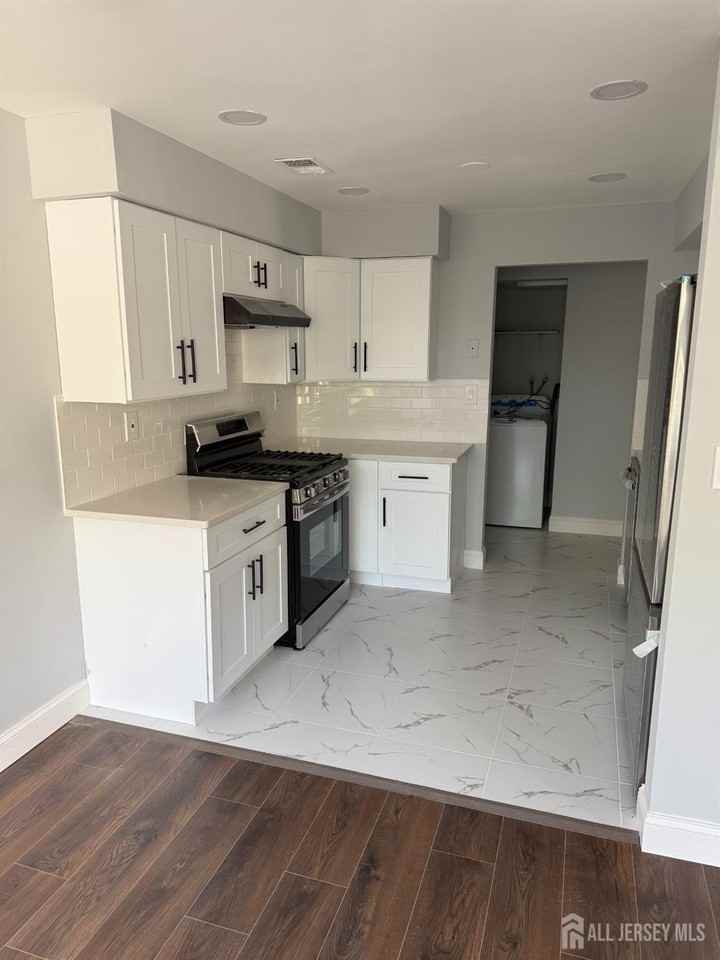 1008 Hidden Village Dr - Photo 2 of 18