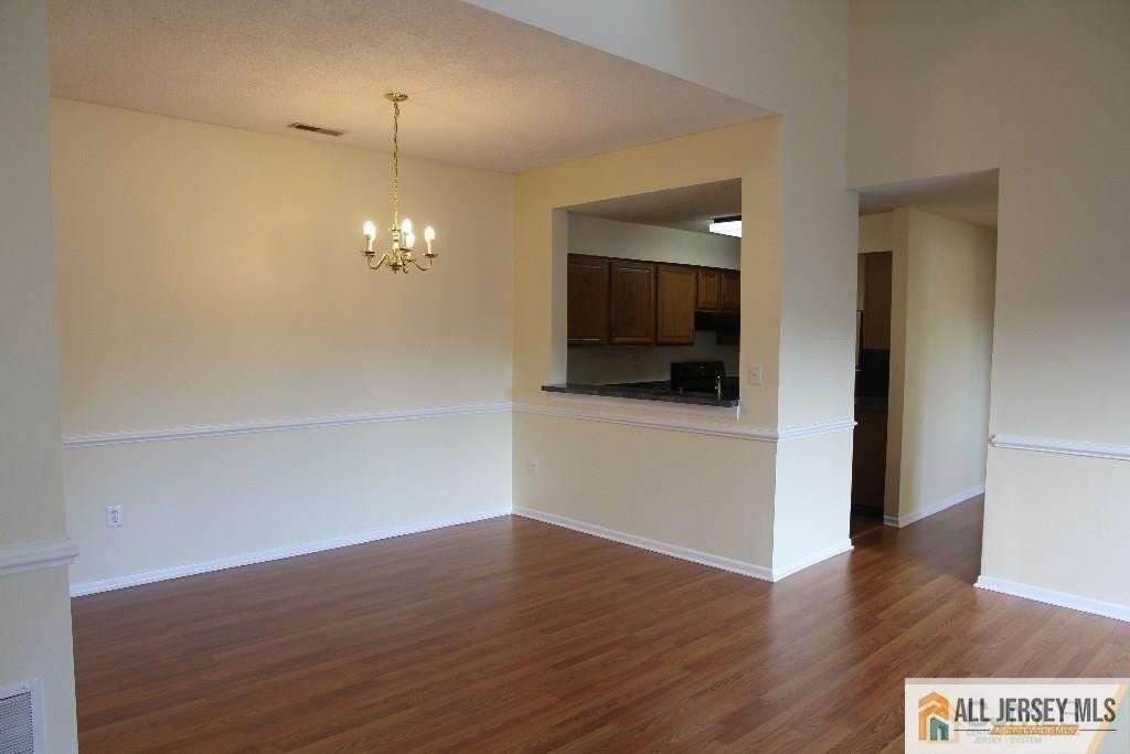 9006 Tamarron Dr - Photo 3 of 14