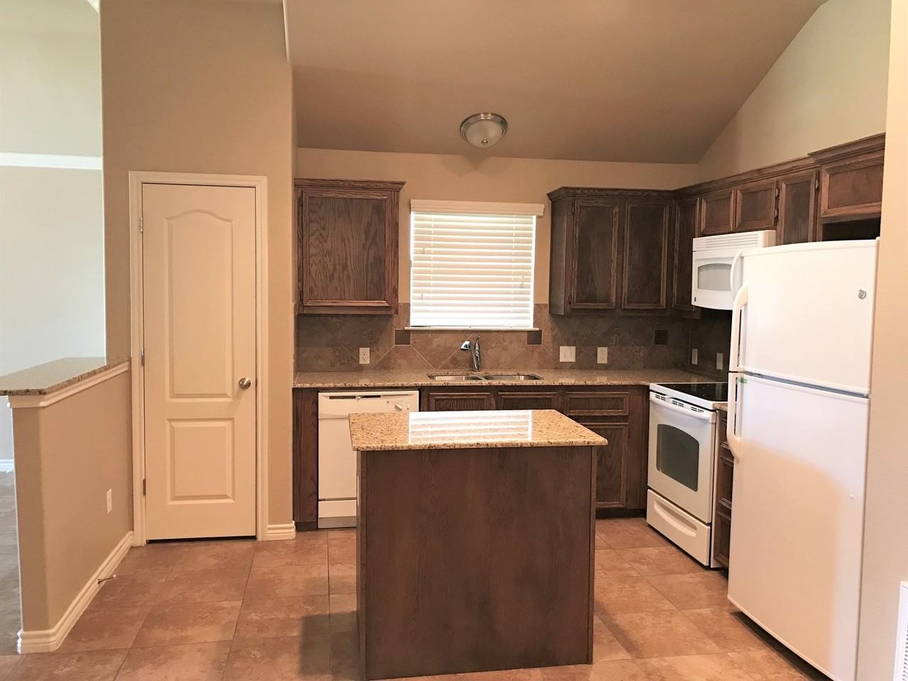 4707 Passion Flower Blvd Apt A - Photo 4 of 25
