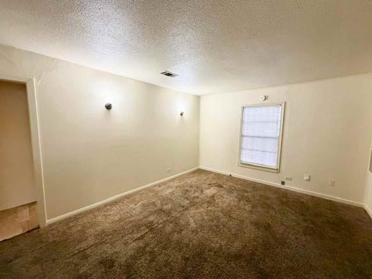 600 Camp Dr - Photo 2 of 14