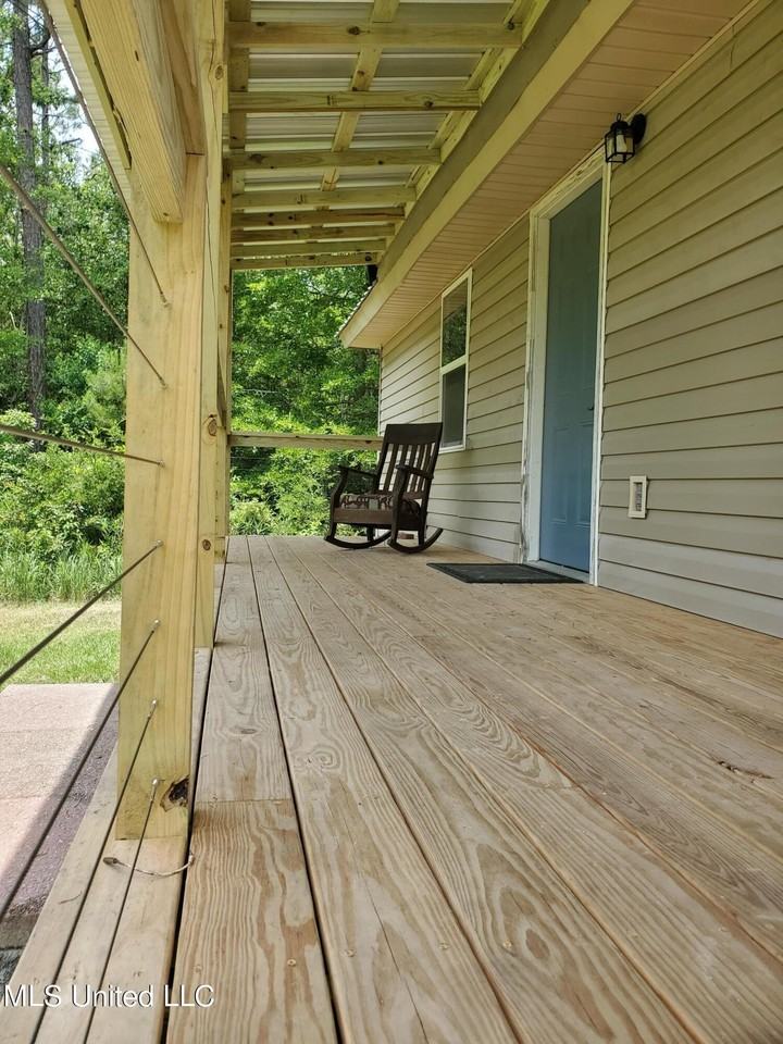 20499 Twin Lakes Dr - Photo 3 of 17