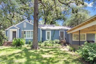 811 Oakwood Dr - Photo 1 of 1