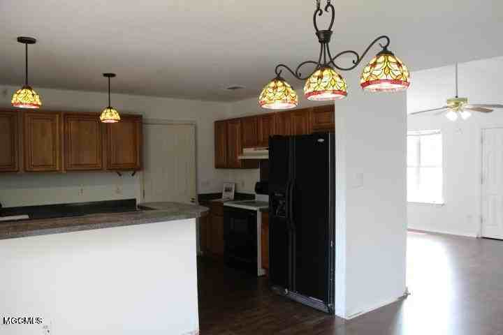 12004 Harmony Cir - Photo 4 of 10