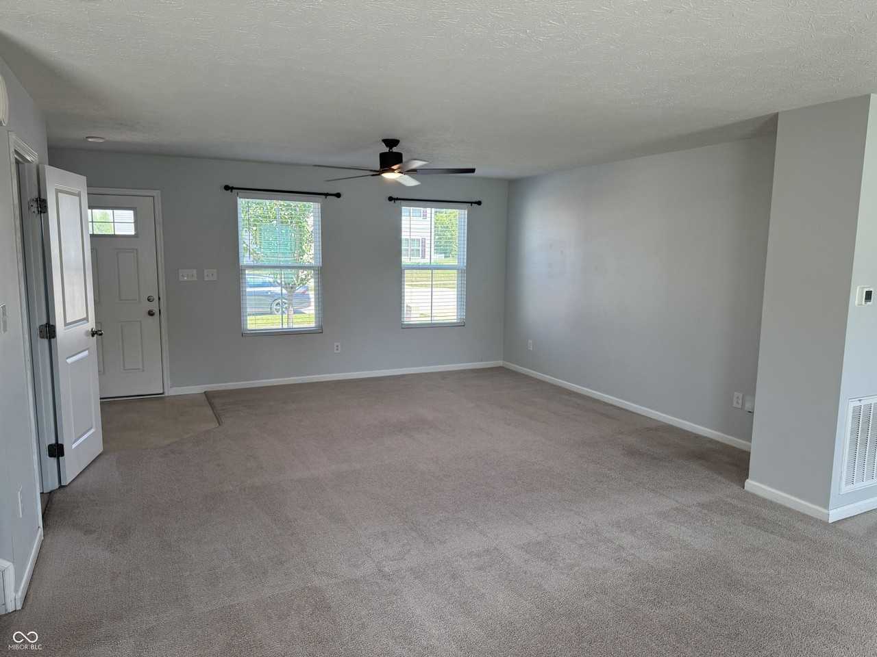 204 Dietz Dr - Photo 5 of 38