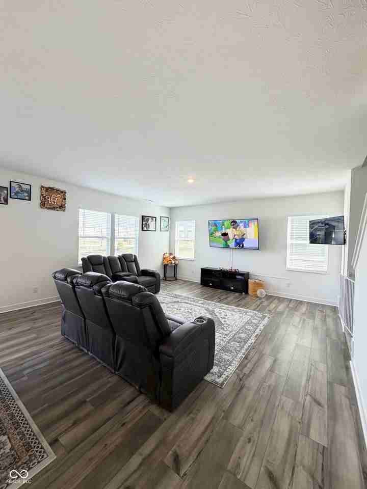 1208 Taggart Way - Photo 2 of 17