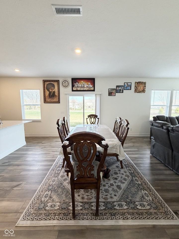 1208 Taggart Way - Photo 4 of 17
