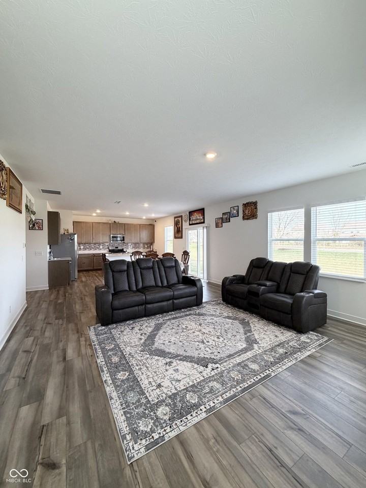 1208 Taggart Way - Photo 5 of 17