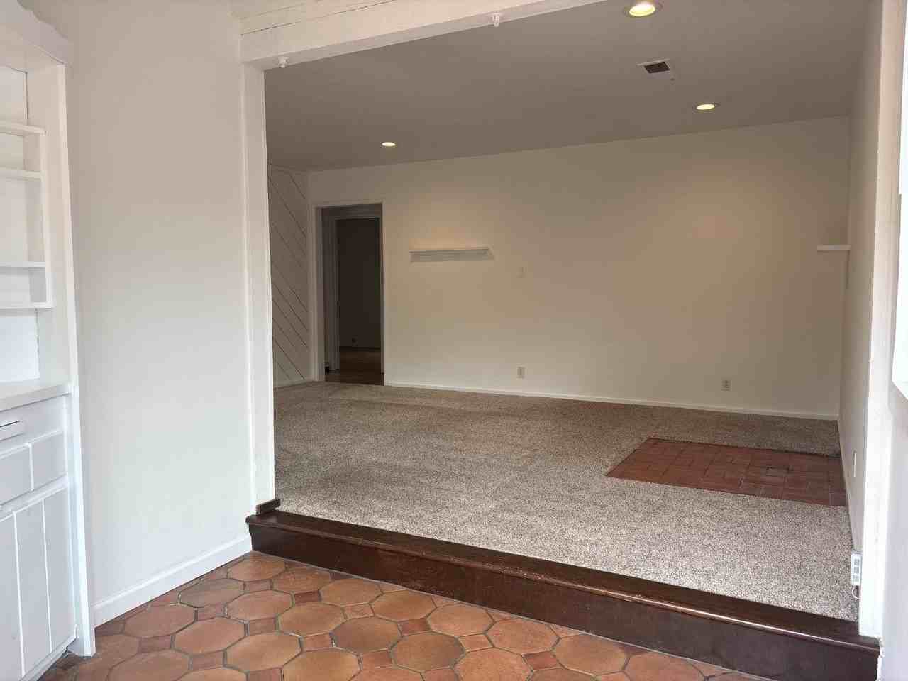 482 Nottingham Way - Photo 2 of 21