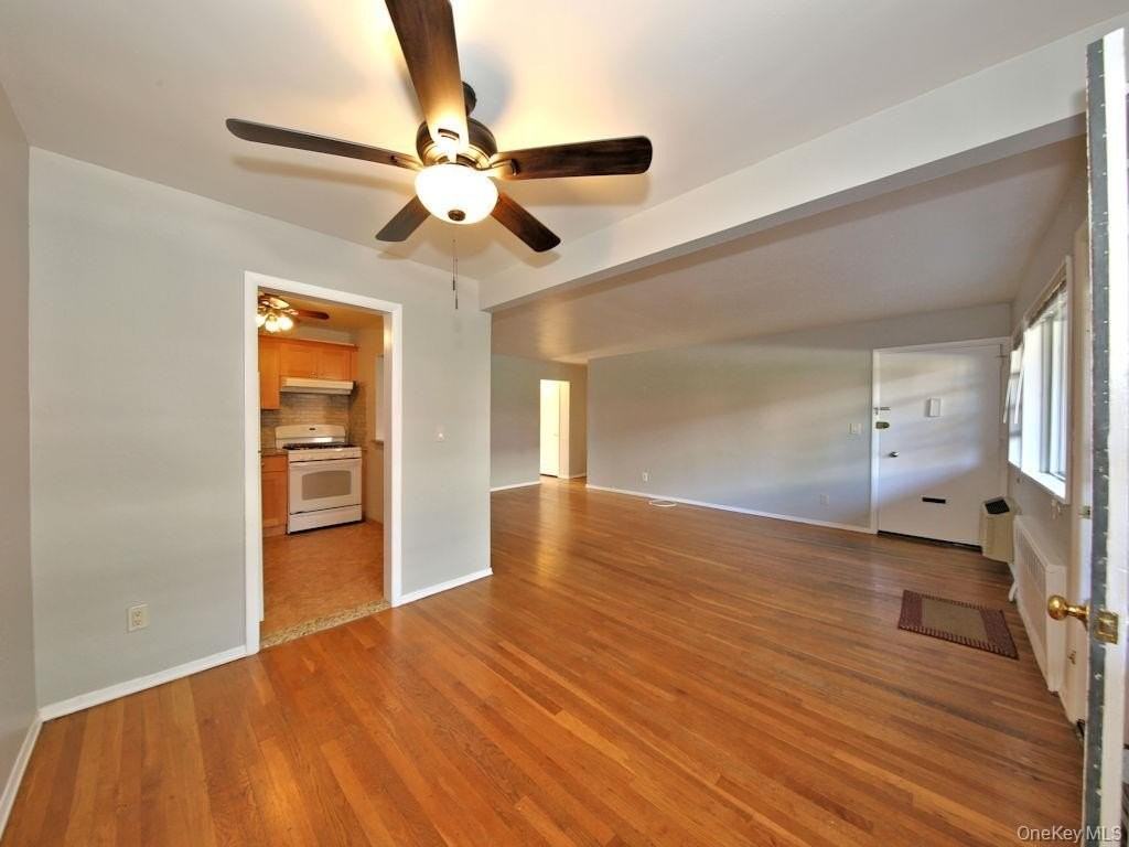 419 Tompkins Ave #3 - Photo 5 of 8