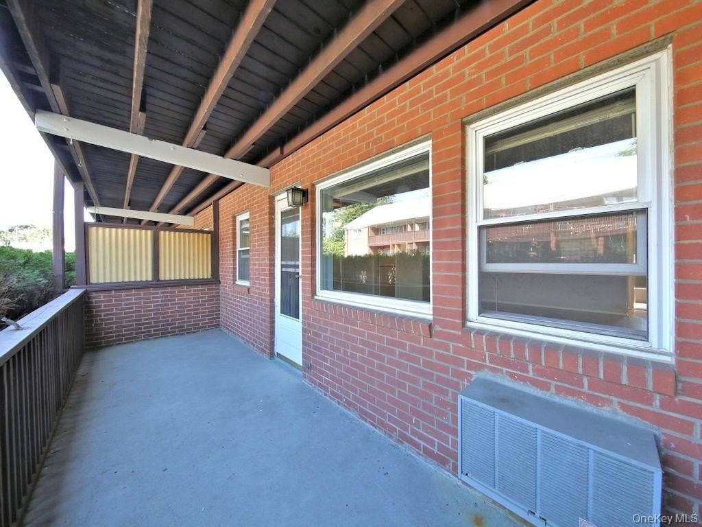 419 Tompkins Ave #3 - Photo 7 of 8