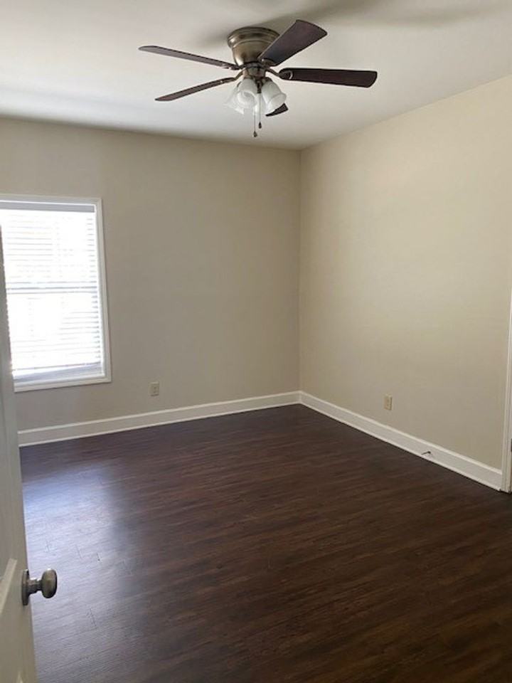 405 Meador Dr - Photo 6 of 17