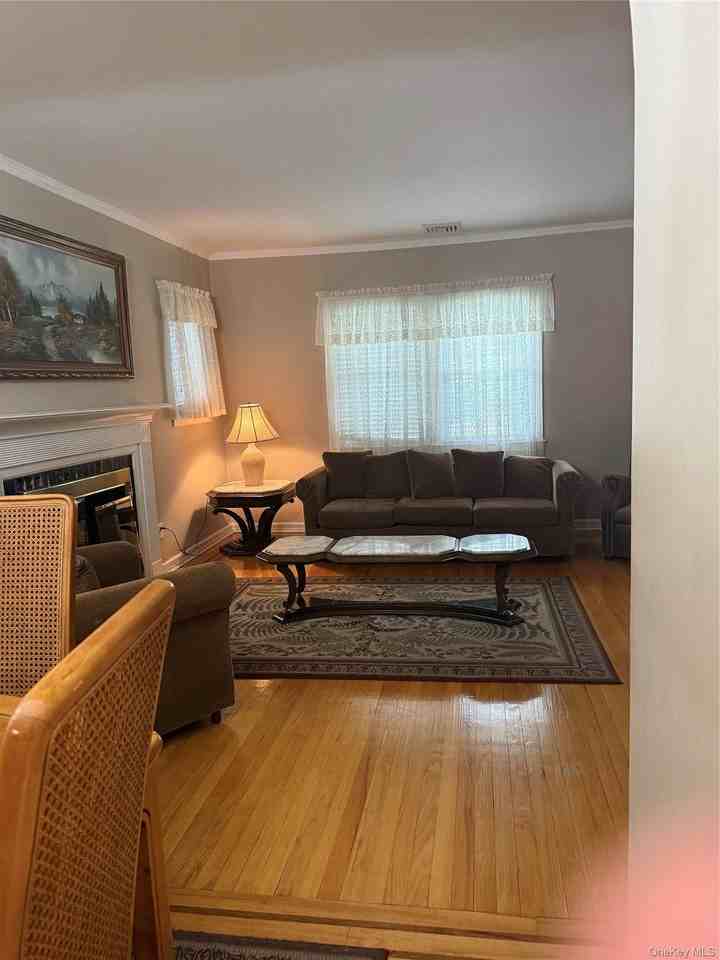 19 Aberdeen Rd - Photo 2 of 4