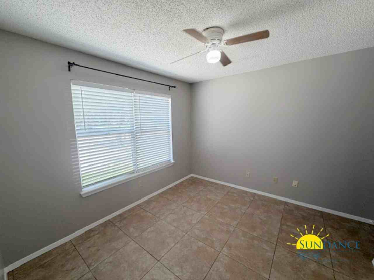 400 Harding Rd - Photo 5 of 9