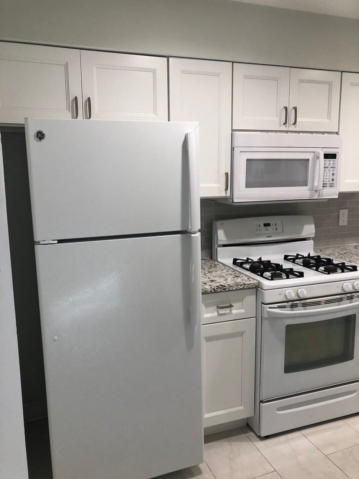 609 Admiral Dr #208 - Photo 4 of 14