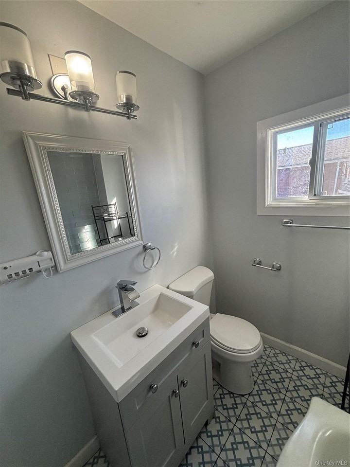 13228 Crossbay Blvd #2 - Photo 3 of 5