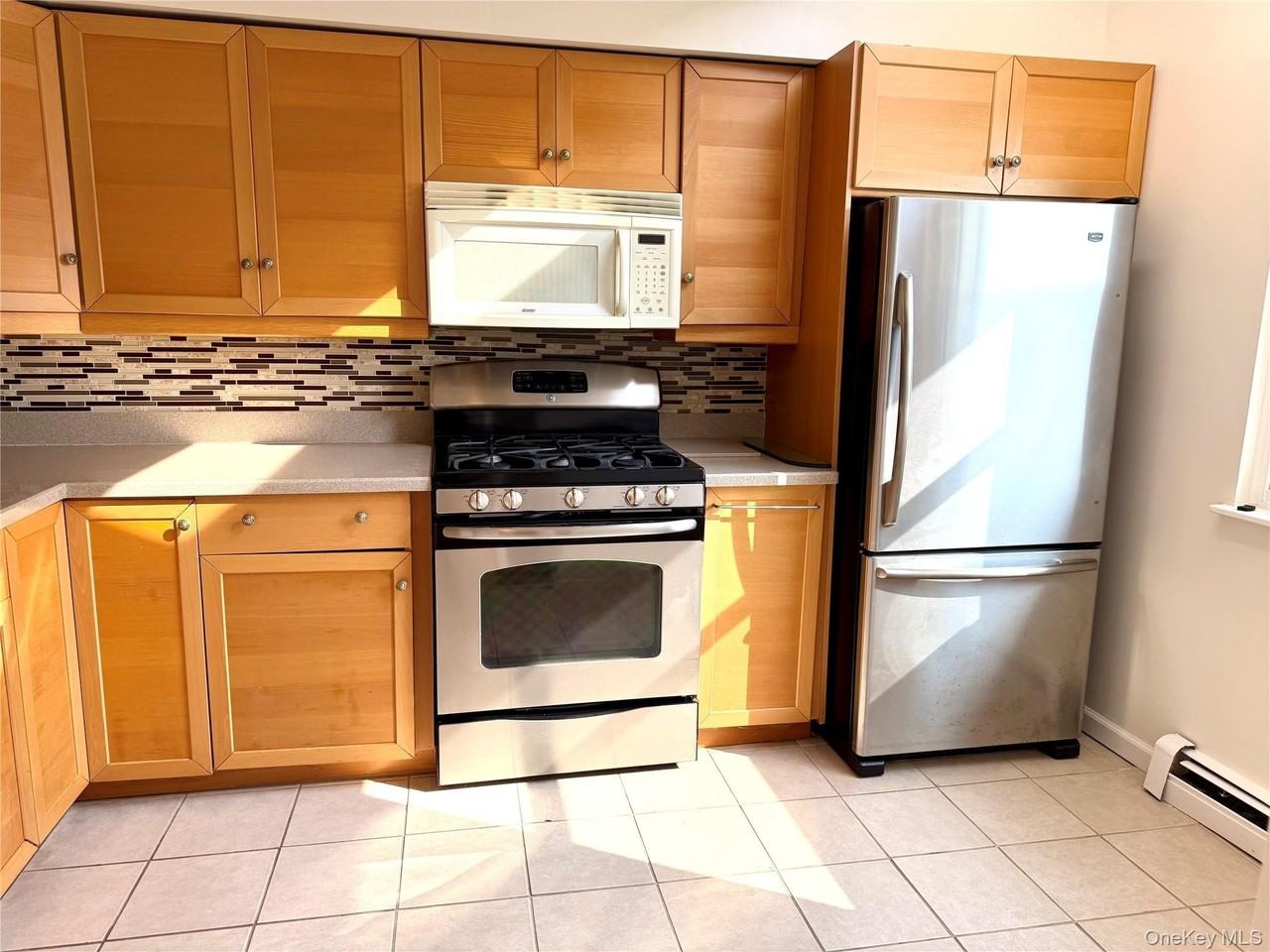 209 Everett Pl - Photo 2 of 16