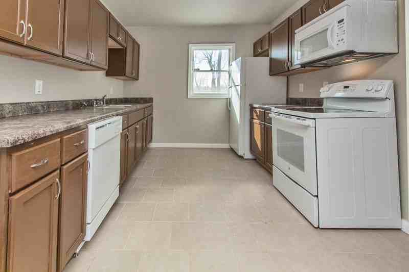 902 Titus Ave - Photo 3 of 29