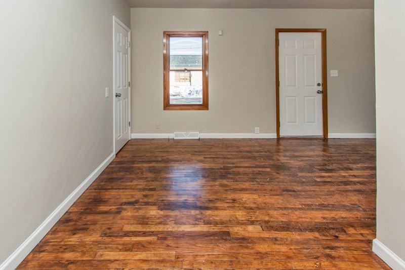 902 Titus Ave - Photo 4 of 29