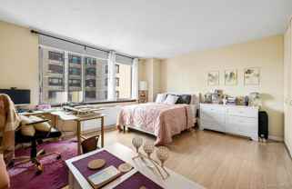 235 E 40th St #27I - Photo 1 of 1