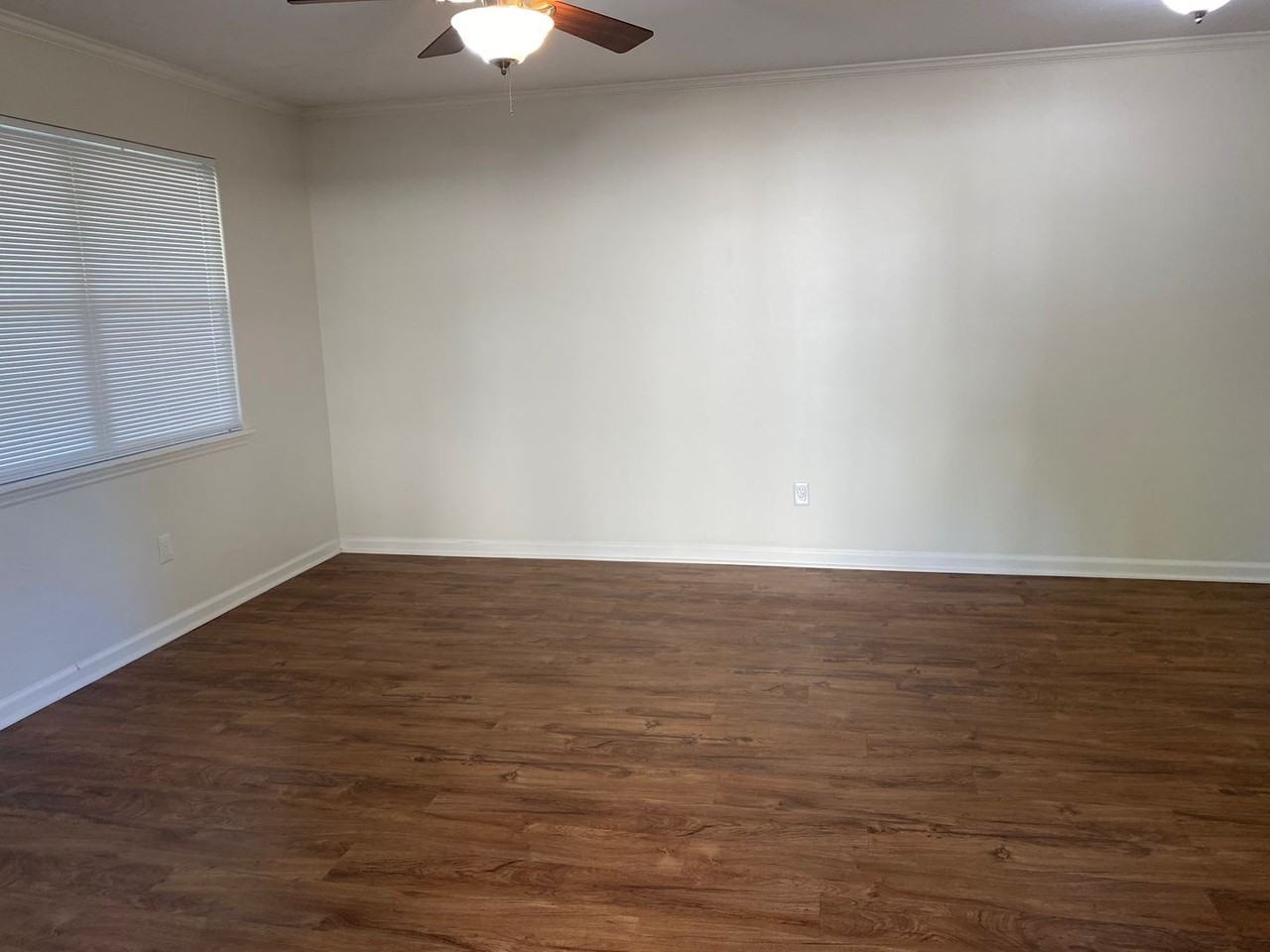 401 W Main St - Photo 4 of 14