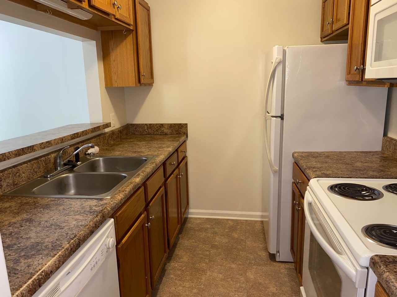 401 W Main St - Photo 7 of 14