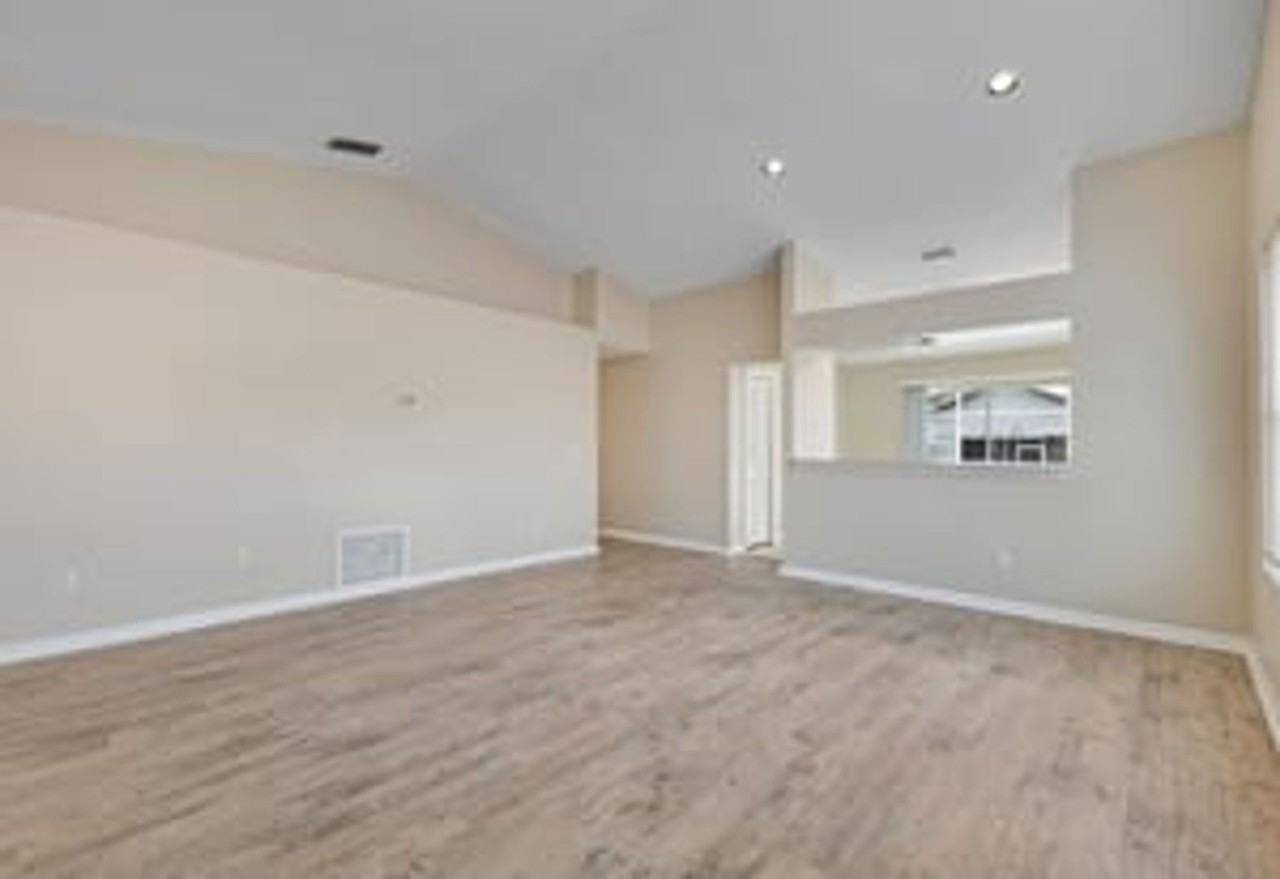 8821 Parliament Ct - Photo 6 of 16