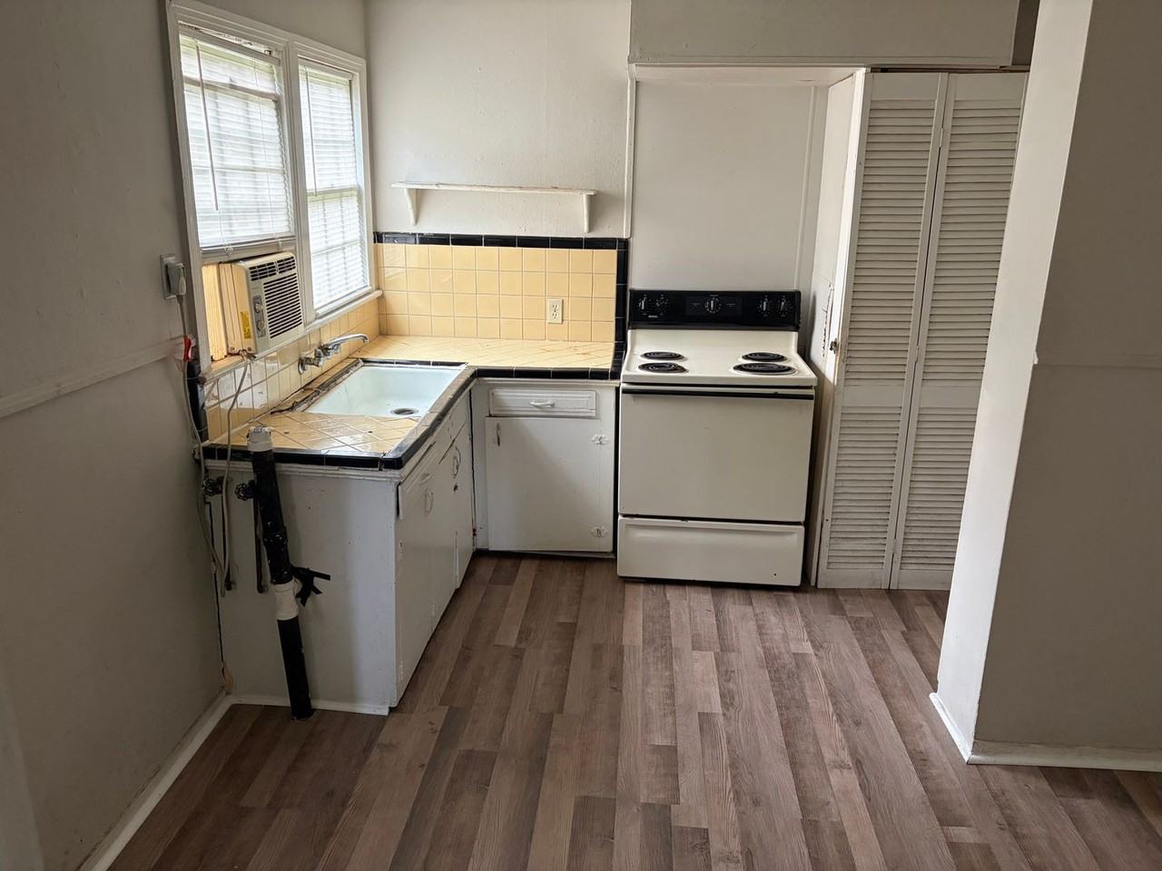 706 Carrollton St - Photo 5 of 16