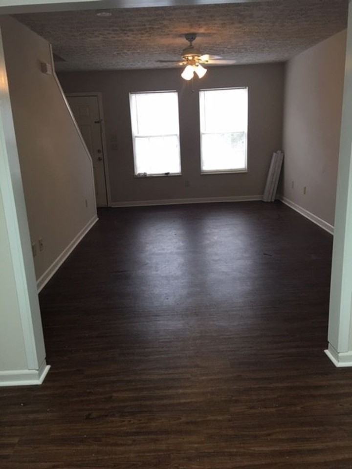 220 Taliwa Garden Dr - Photo 3 of 12