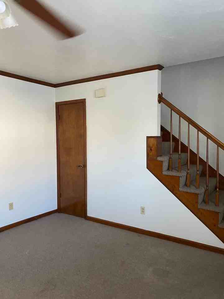 4807 Bay Winds Ct - Photo 2 of 10