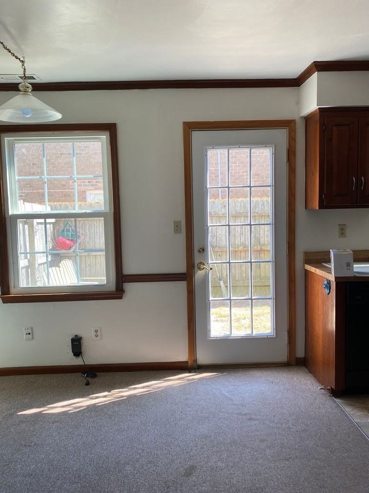 4807 Bay Winds Ct - Photo 4 of 10