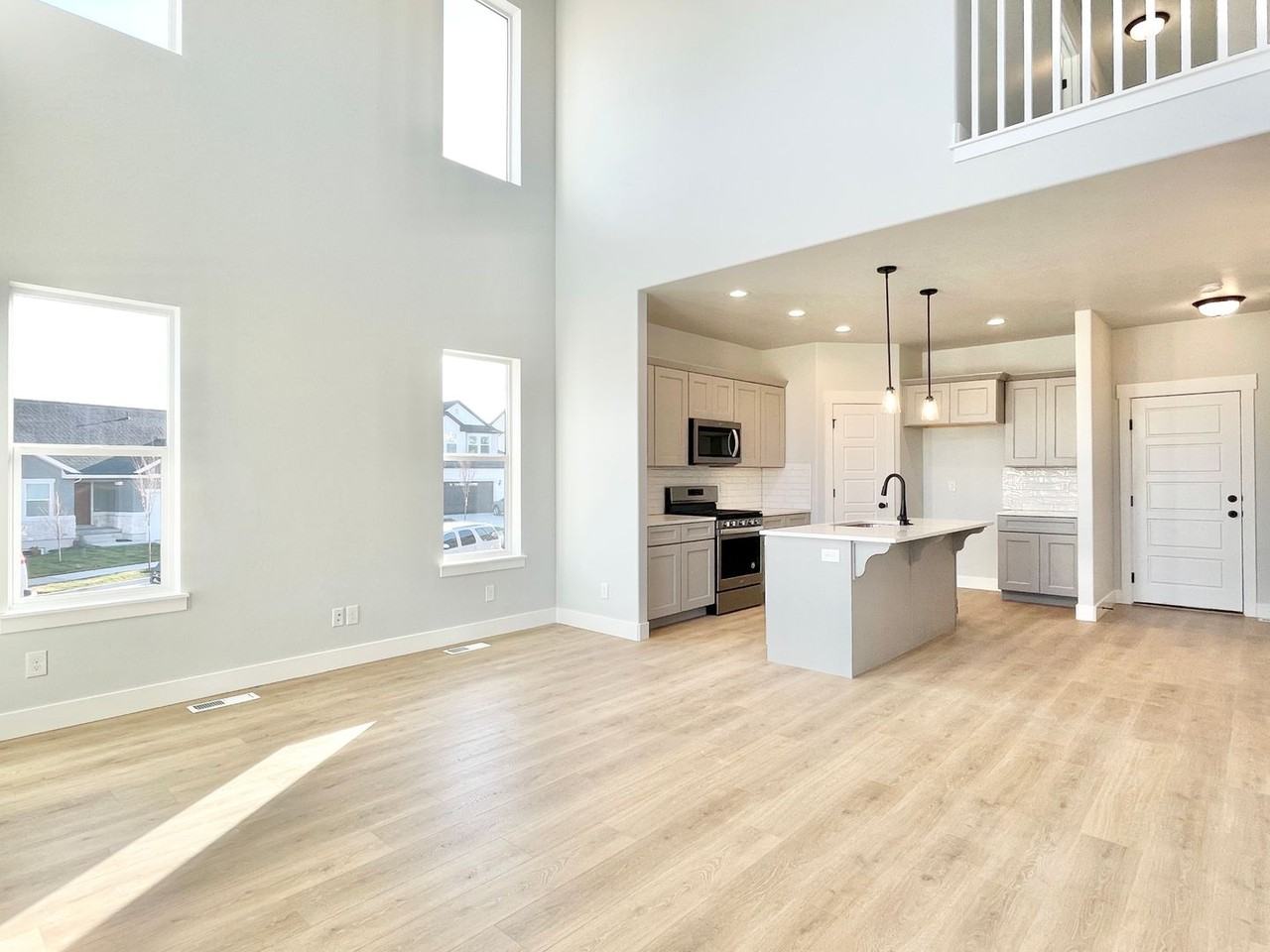 4306 W Silver Peak Ln - Photo 6 of 26