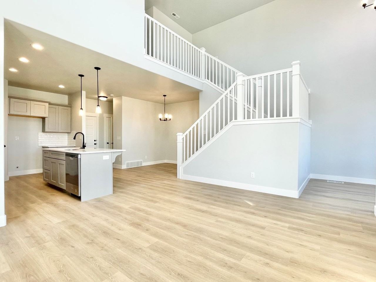 4306 W Silver Peak Ln - Photo 7 of 26