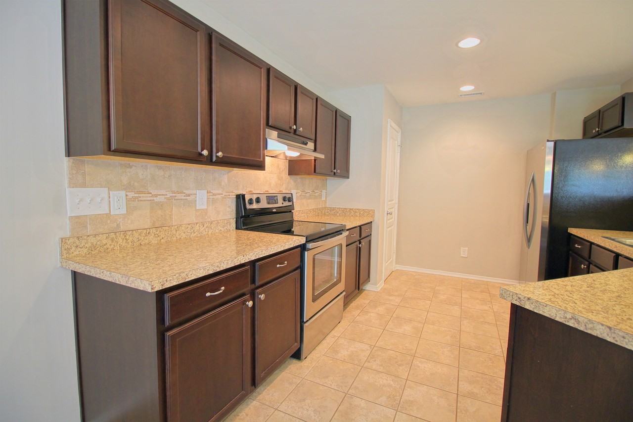 705 Keystone Park Dr - Photo 4 of 16