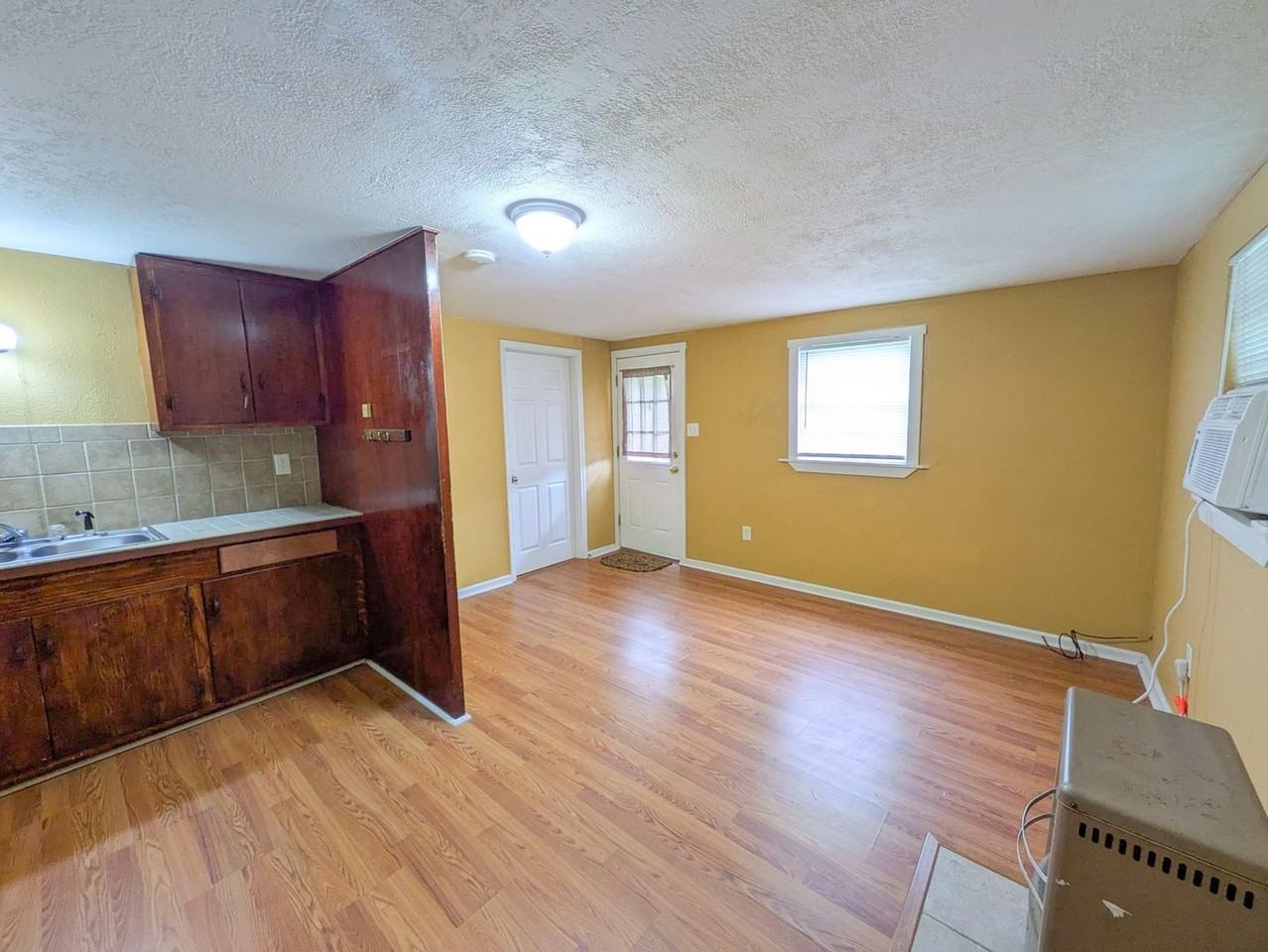 2619 2nd Ave - Photo 4 of 10