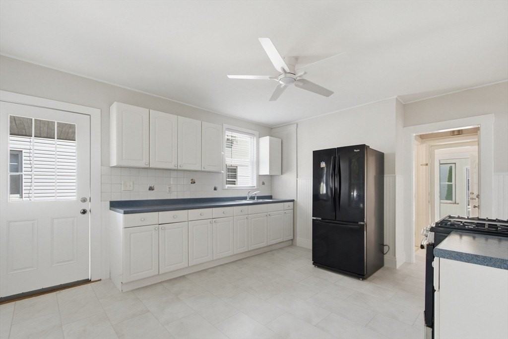 15 Weld Ave #1 - Photo 3 of 8