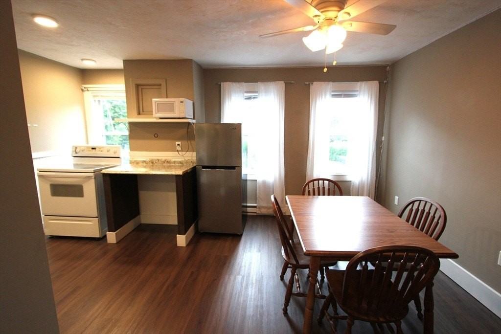 98 Plain St #C - Photo 3 of 20
