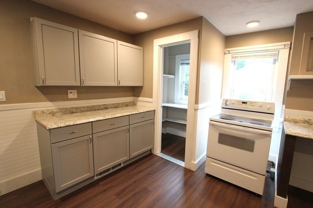 98 Plain St #C - Photo 7 of 20