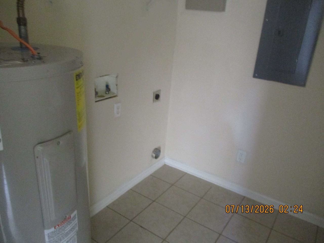 3616 Club Dr - Photo 4 of 9