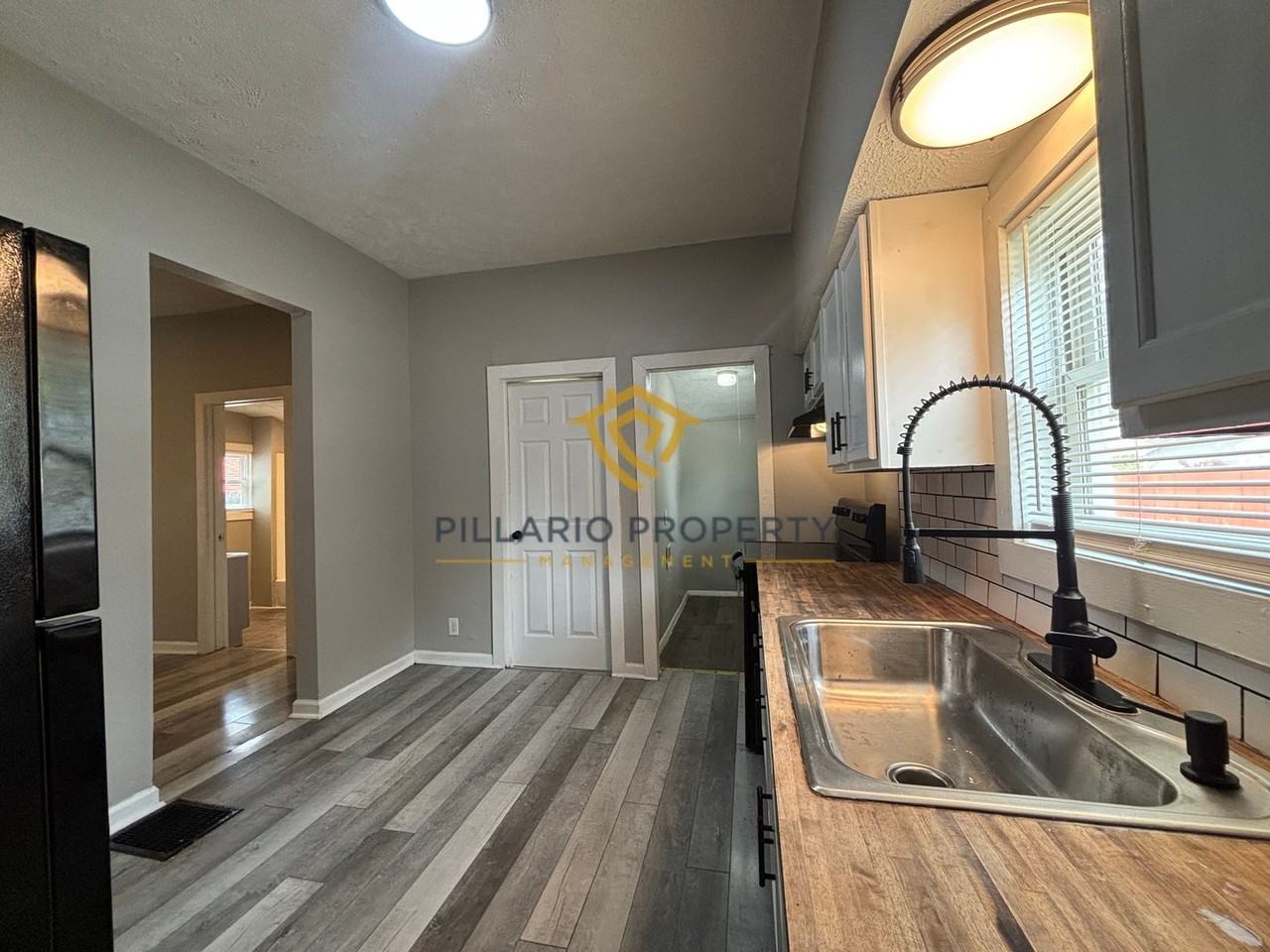 3662 Graceland Ave - Photo 3 of 16
